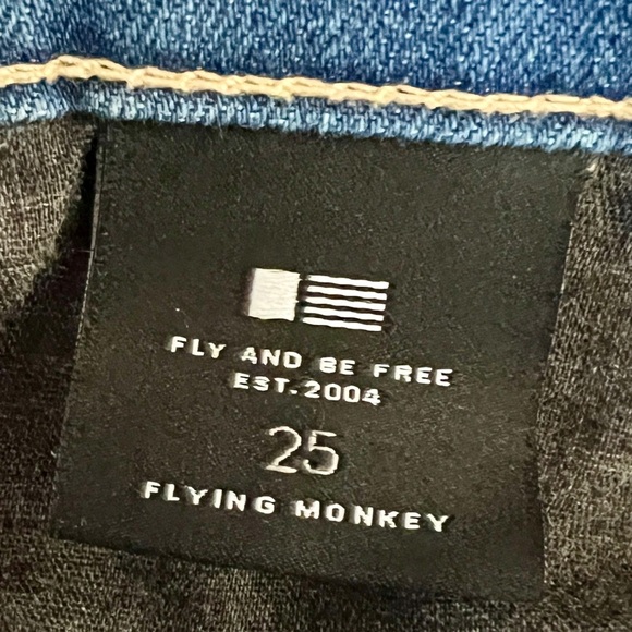 Flying Monkey Lightly Distressed Skinny Jean - Size 25 (Fits like a 29) - Picture 10 of 11